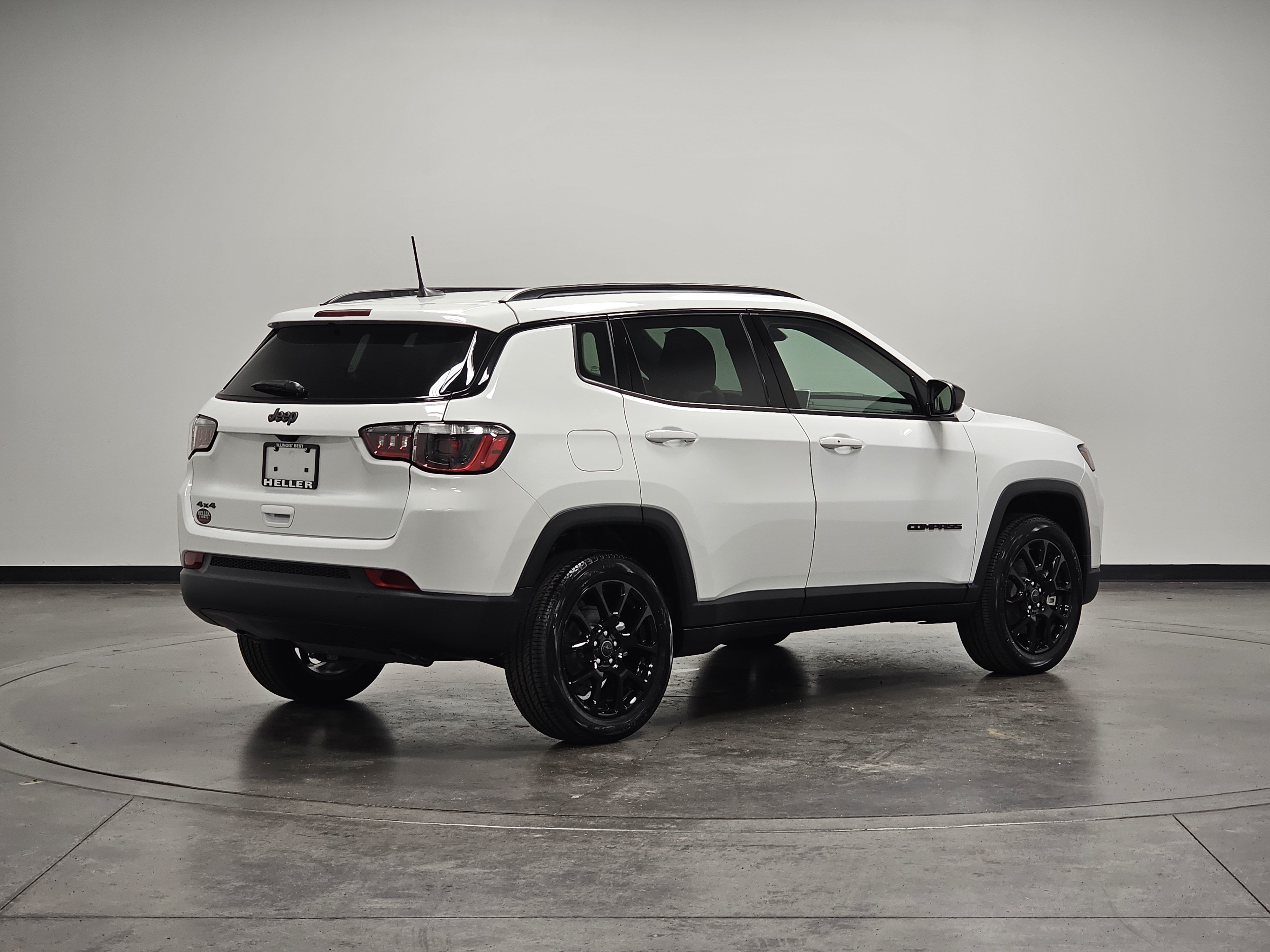 New 2025 Jeep Compass Latitude w/ Sun & Sound Group AWD/4WD image 8