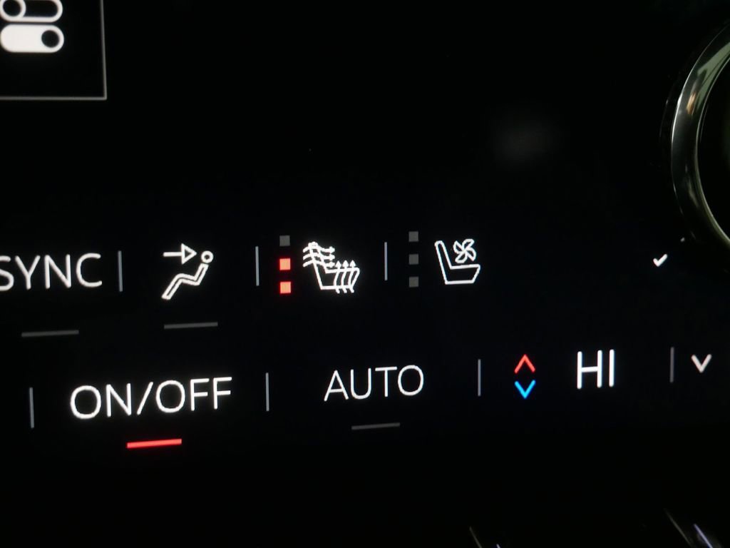 Used 2025 GMC Yukon Denali Ultimate image 28