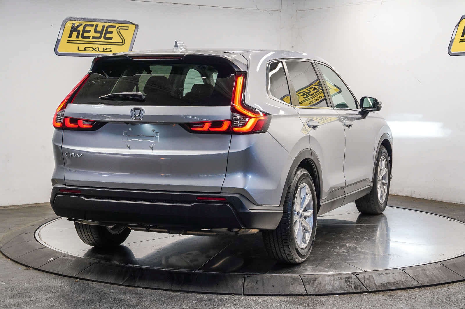 Used 2023 Honda CR-V EX-L image 4