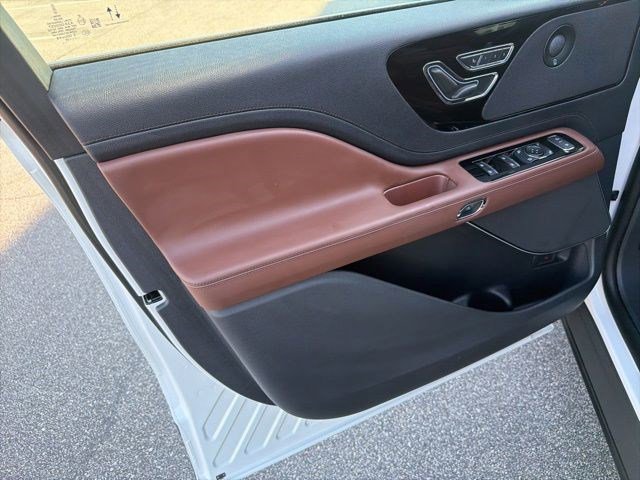 Used 2025 Lincoln Aviator Reserve w/ Illumination Package RWD image 13