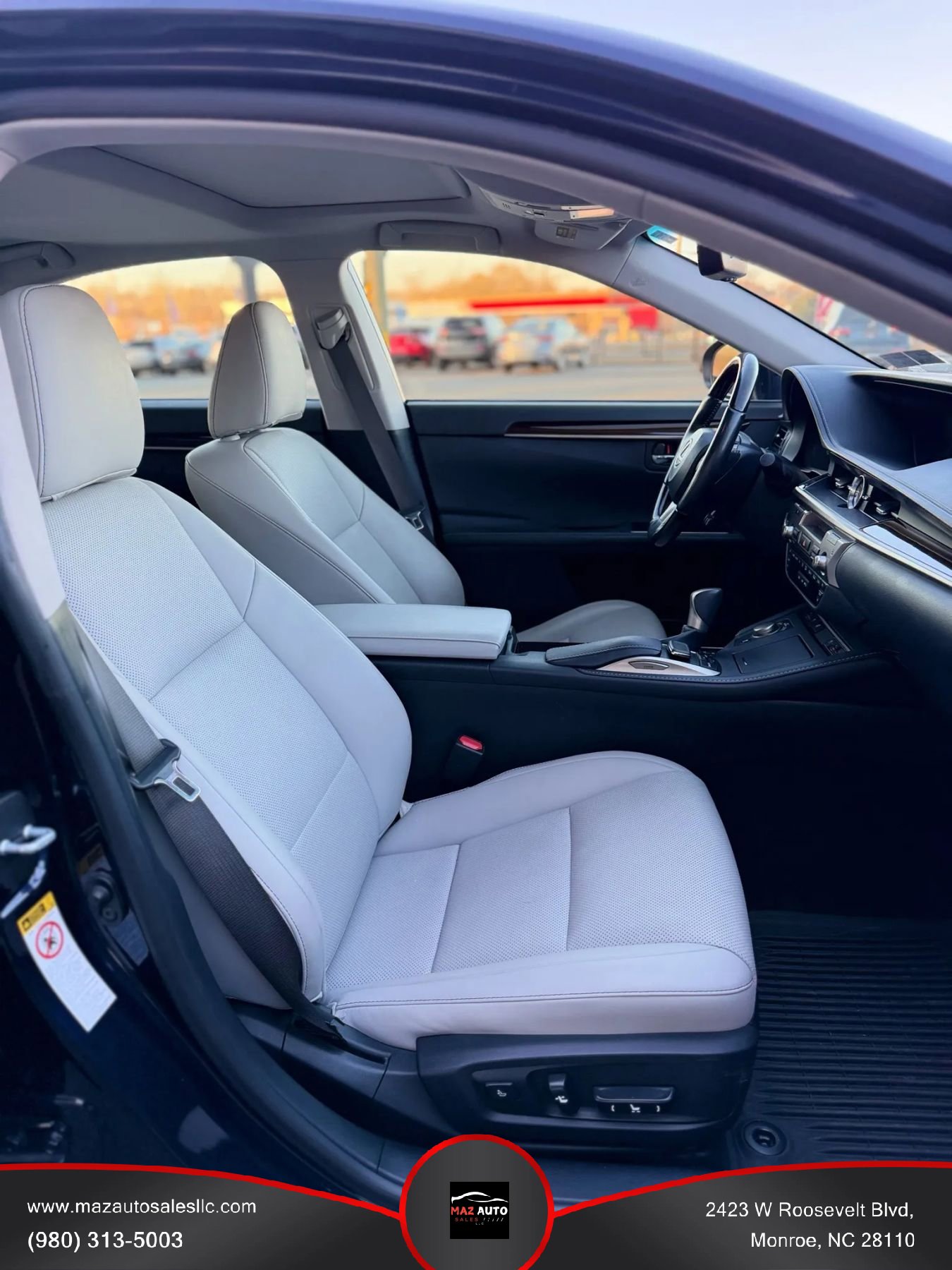 Used 2016 Lexus ES 350 w/ Navigation System Package image 17