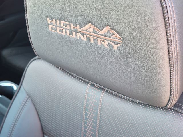 New 2026 Chevrolet Suburban High Country w/ Sun And Tow Package image 38
