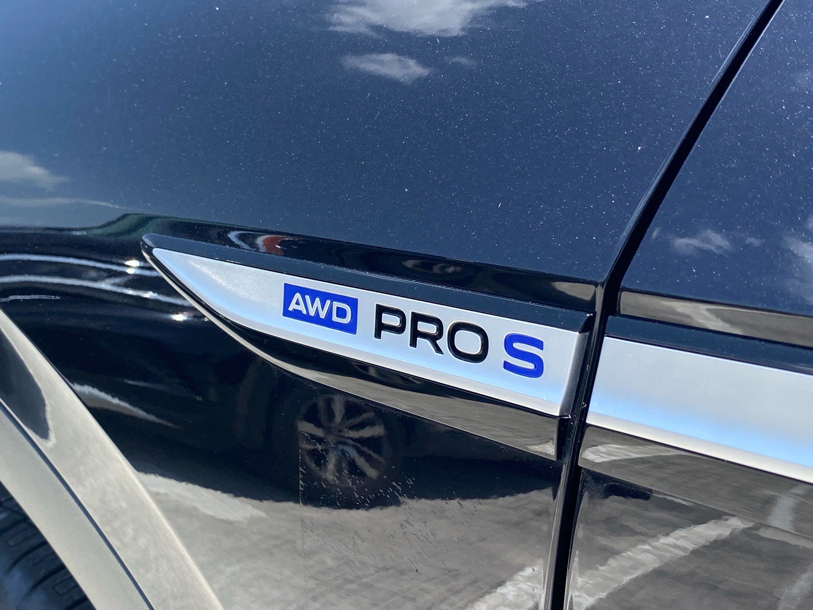 Certified 2023 Volkswagen ID.4 Pro S AWD/4WD image 5