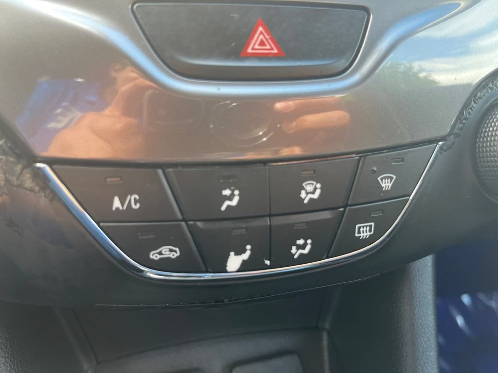 Used 2017 Chevrolet Cruze LT FWD image 19