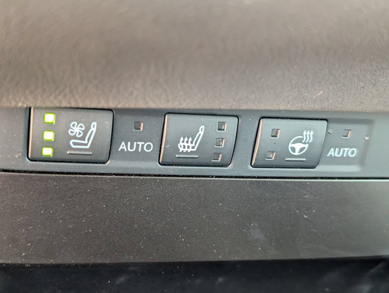 Used 2025 Lexus ES 350 w/ Premium Package FWD image 16