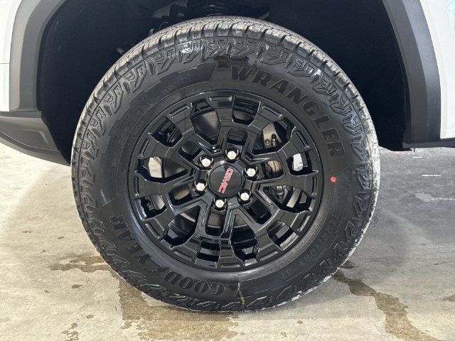 New 2026 GMC Canyon Elevation w/ Convenience Package RWD image 33