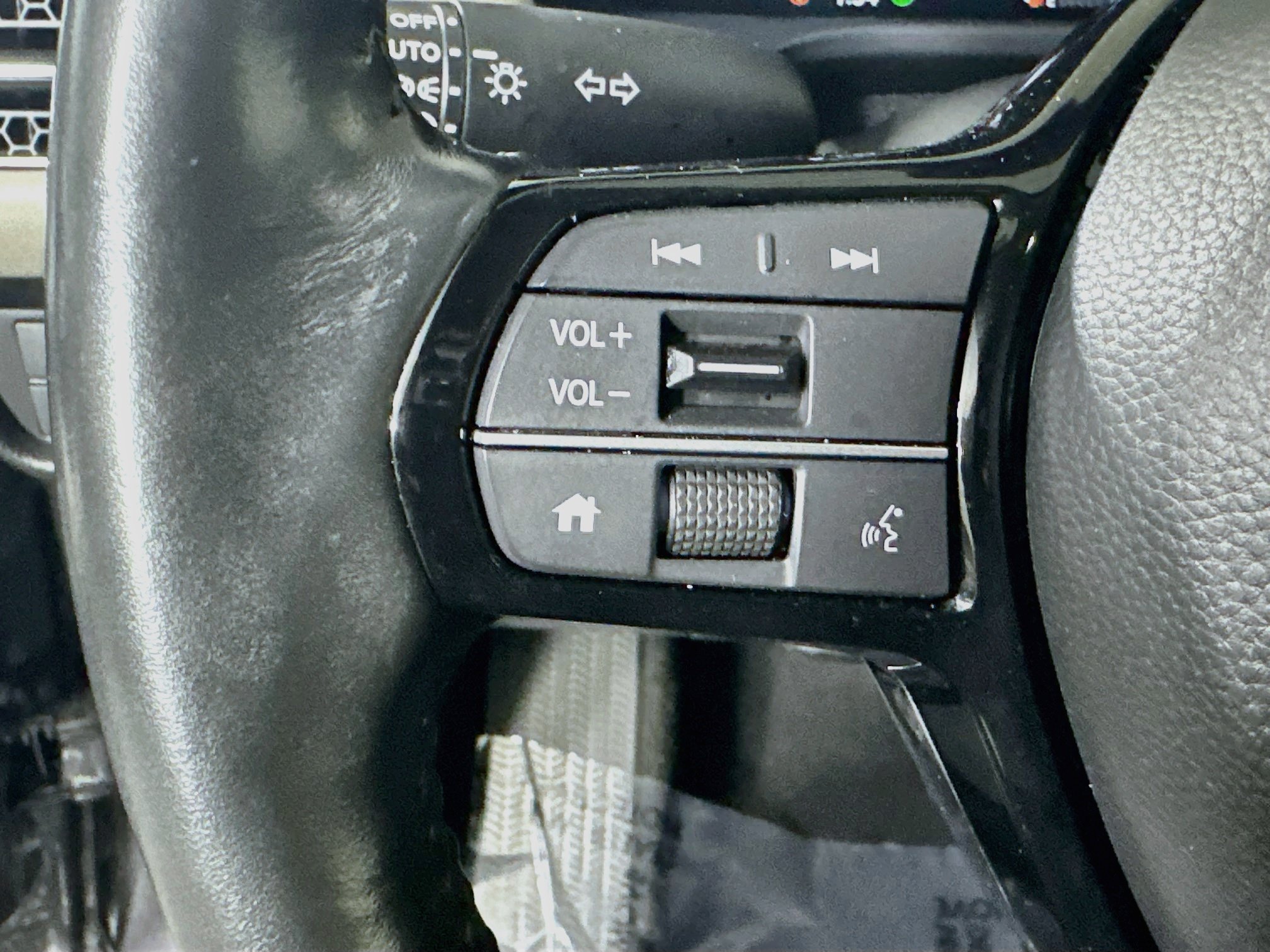 Used 2024 Honda HR-V EX-L image 16