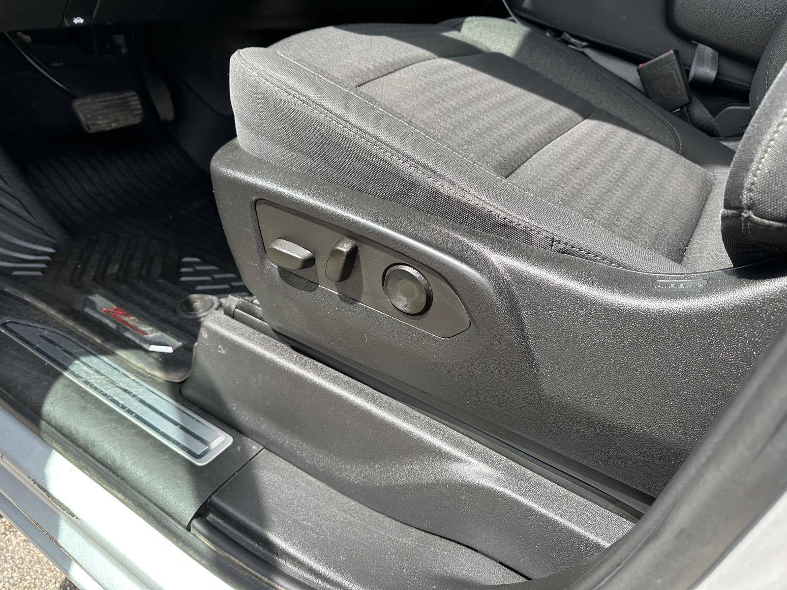 Used 2022 Chevrolet Silverado 1500 RST AWD/4WD image 17