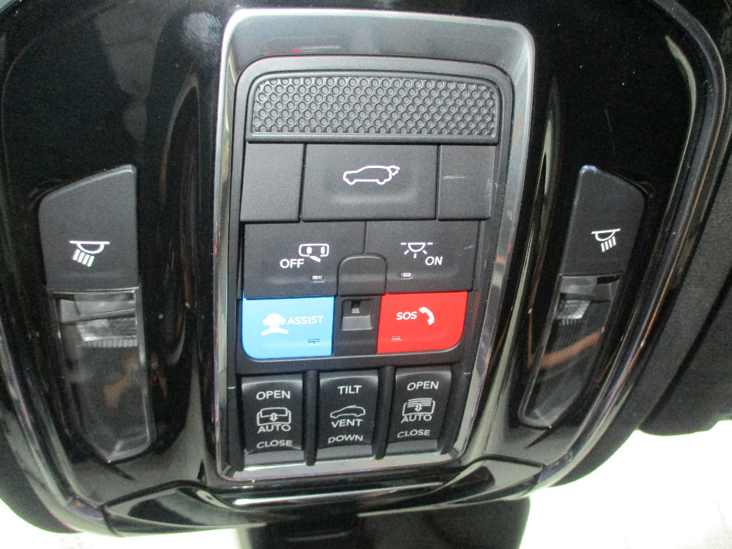 Certified 2023 Jeep Grand Cherokee Summit image 18