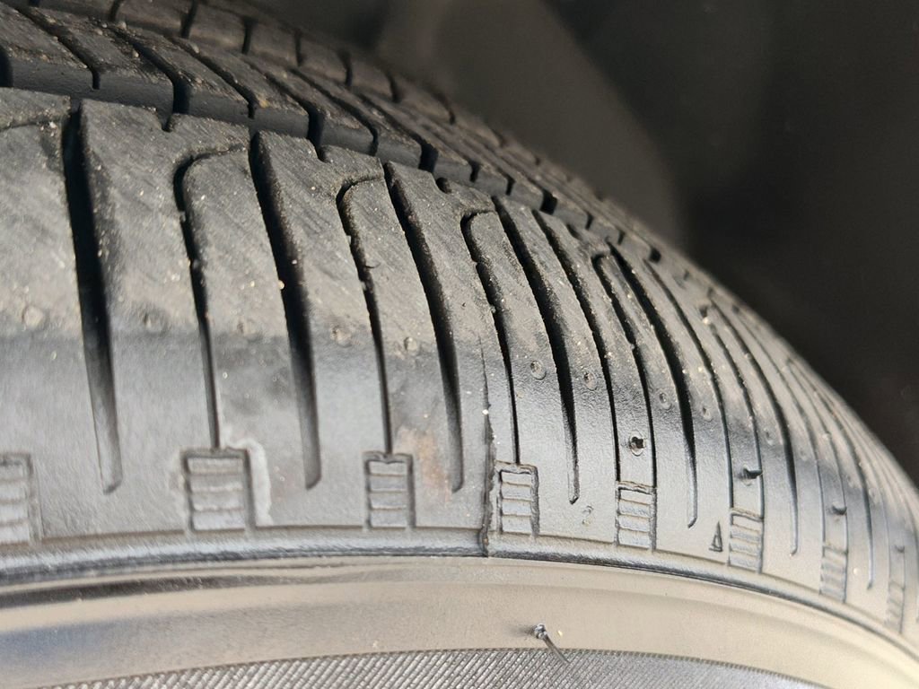 Used 2025 Hyundai Elantra SE image 16