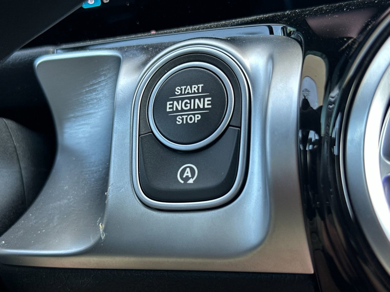 Used 2024 Mercedes-Benz GLB 35 AMG 4MATIC image 25