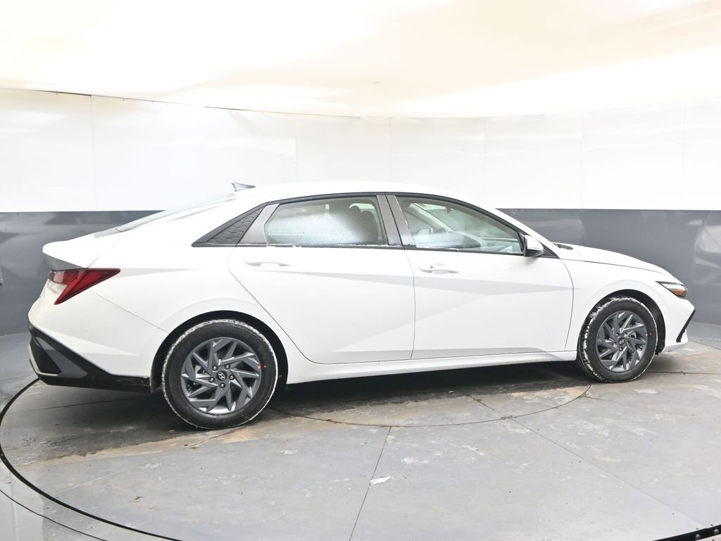 New 2026 Hyundai Elantra Blue image 6