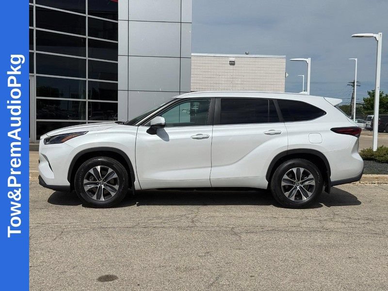 Used 2024 Toyota Highlander XLE AWD/4WD image 6