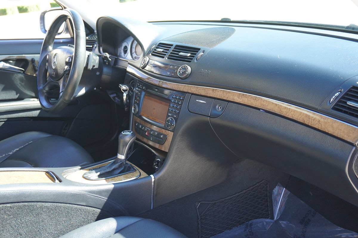 Used 2009 Mercedes-Benz E 350 Sedan image 14