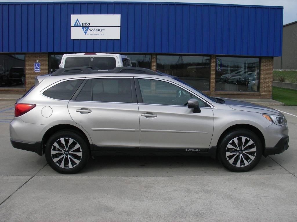 Used 2017 Subaru Outback 2.5i Limited AWD/4WD image 4