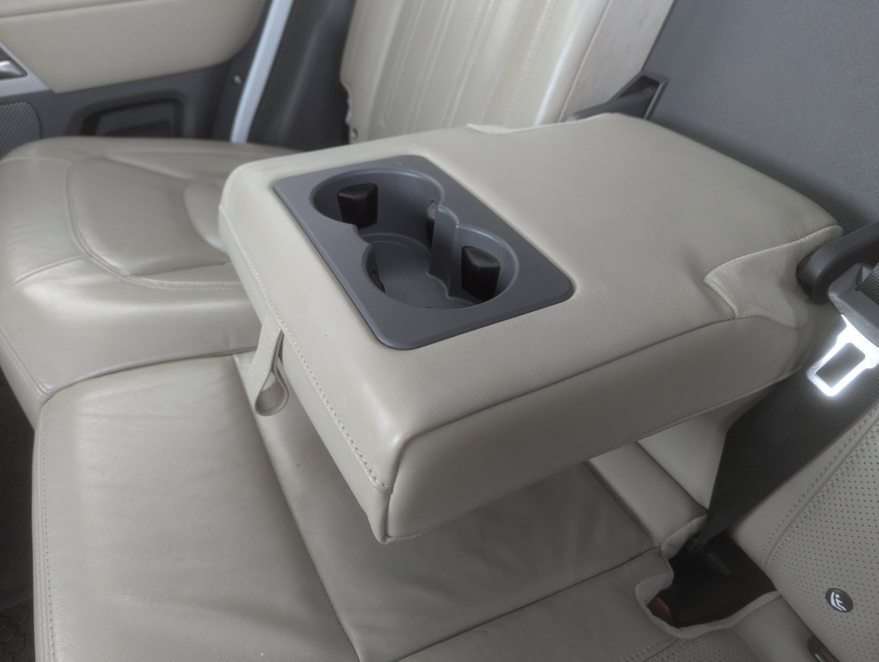 Used 2020 Land Rover Defender 110 HSE image 40