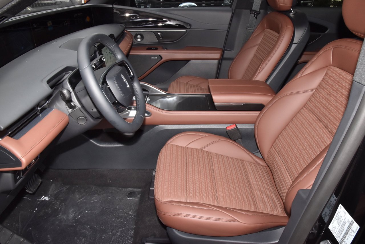 New 2026 Lincoln Nautilus Reserve AWD/4WD image 13