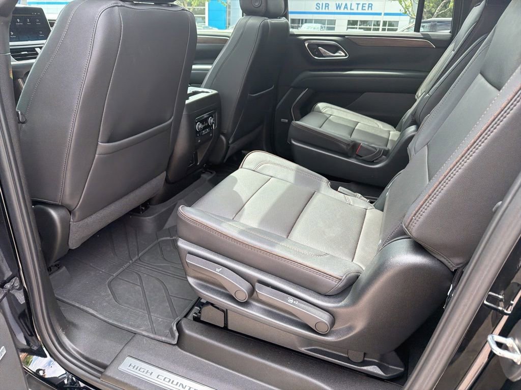Used 2023 Chevrolet Suburban High Country AWD/4WD image 36