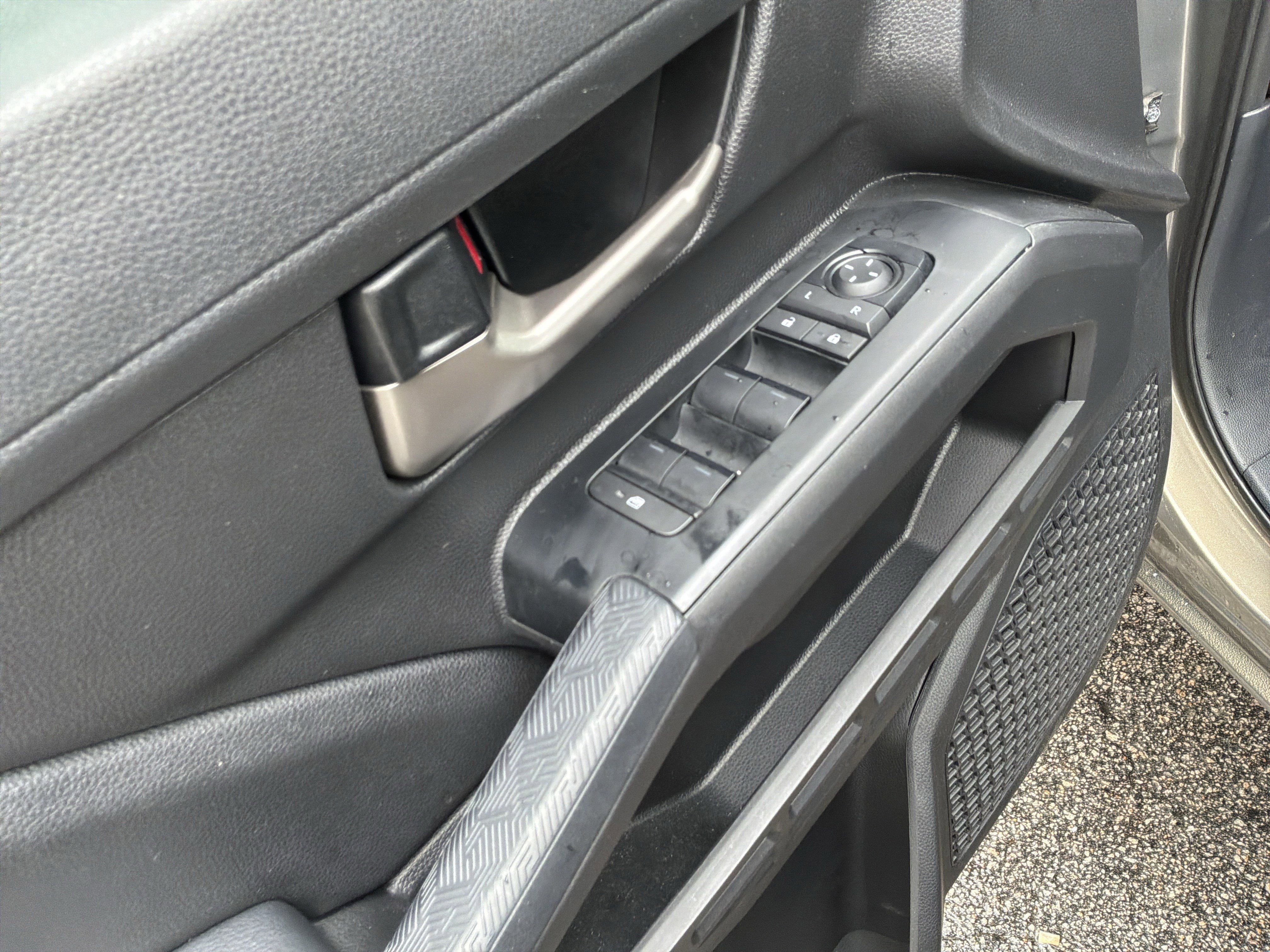 Used 2025 Toyota Tacoma TRD Off-Road AWD/4WD image 15