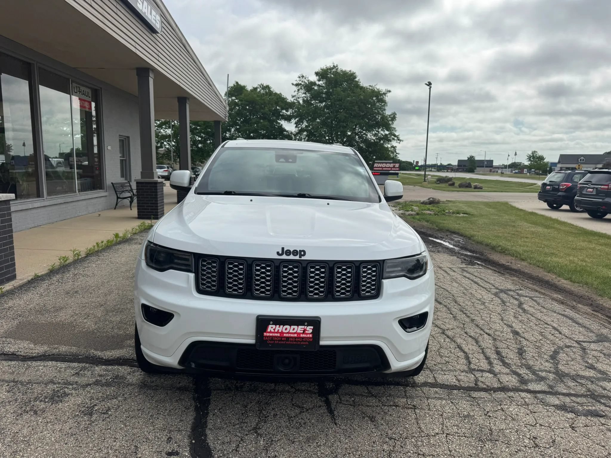 Used 2021 Jeep Grand Cherokee Laredo X AWD/4WD image 8