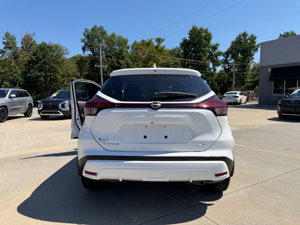 Used 2024 Nissan Kicks SV FWD image 5