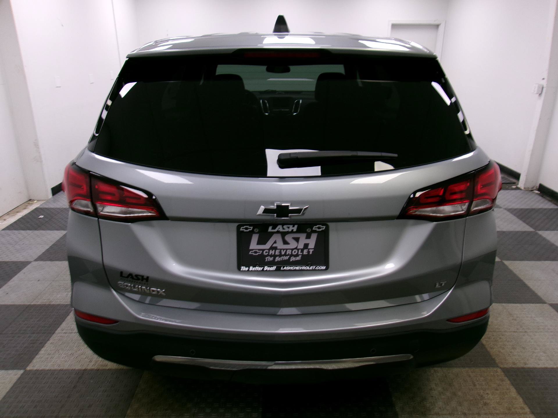 Used 2024 Chevrolet Equinox LT w/ LPO, Floor Liner Package FWD image 11