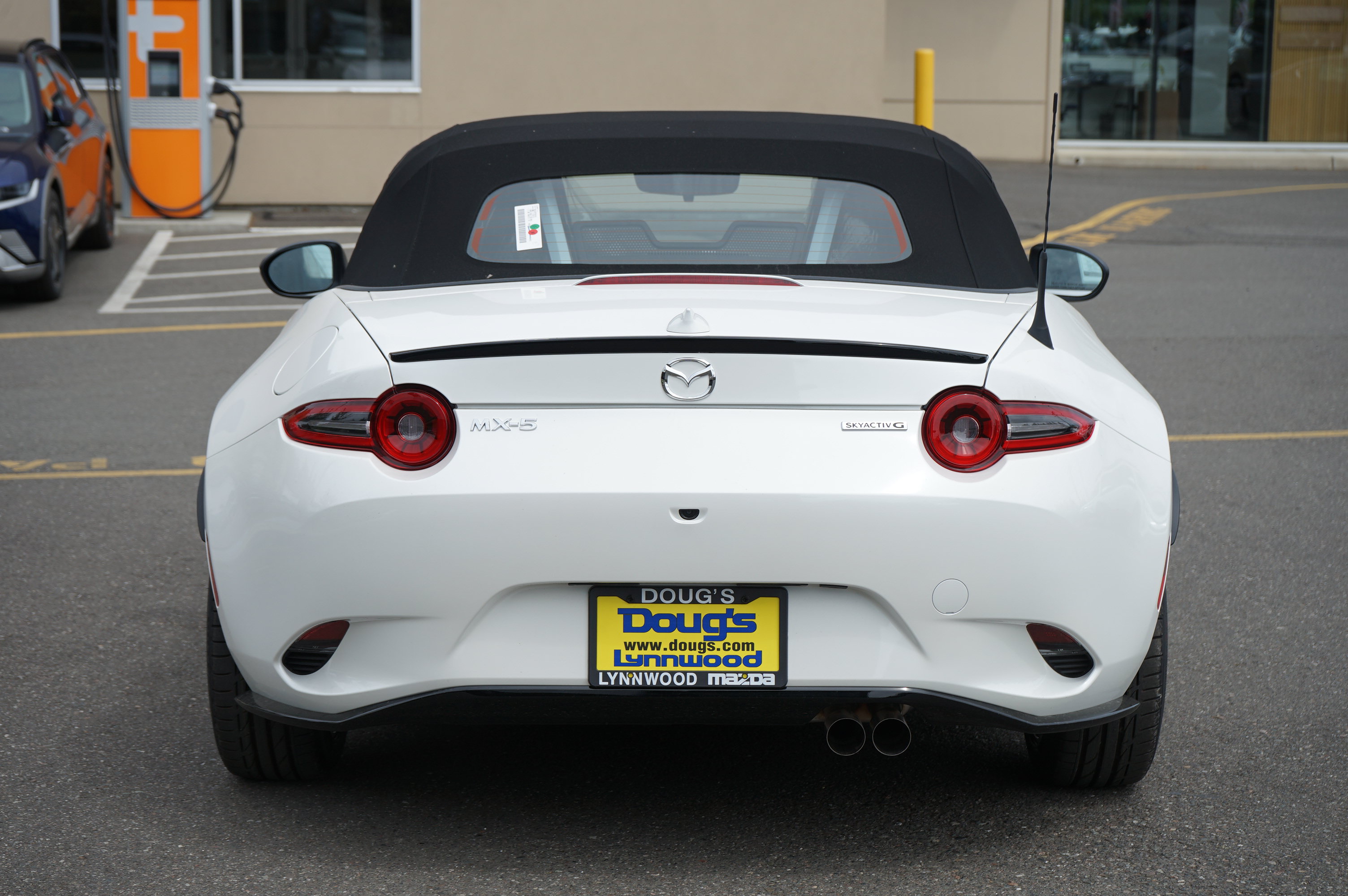 New 2026 MAZDA MX-5 Miata Club w/ Interior Package RWD image 5