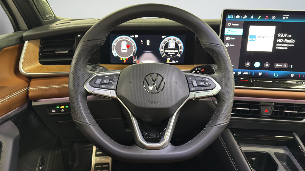 New 2026 Volkswagen Tiguan SEL R-Line AWD/4WD image 36