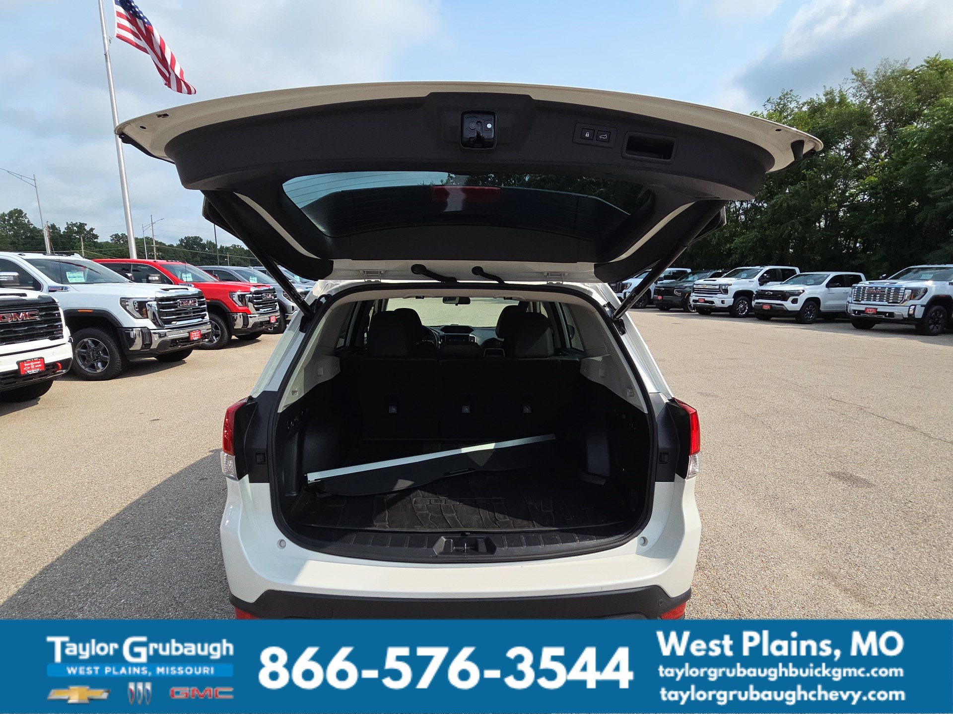 Used 2023 Subaru Forester Limited AWD/4WD image 32