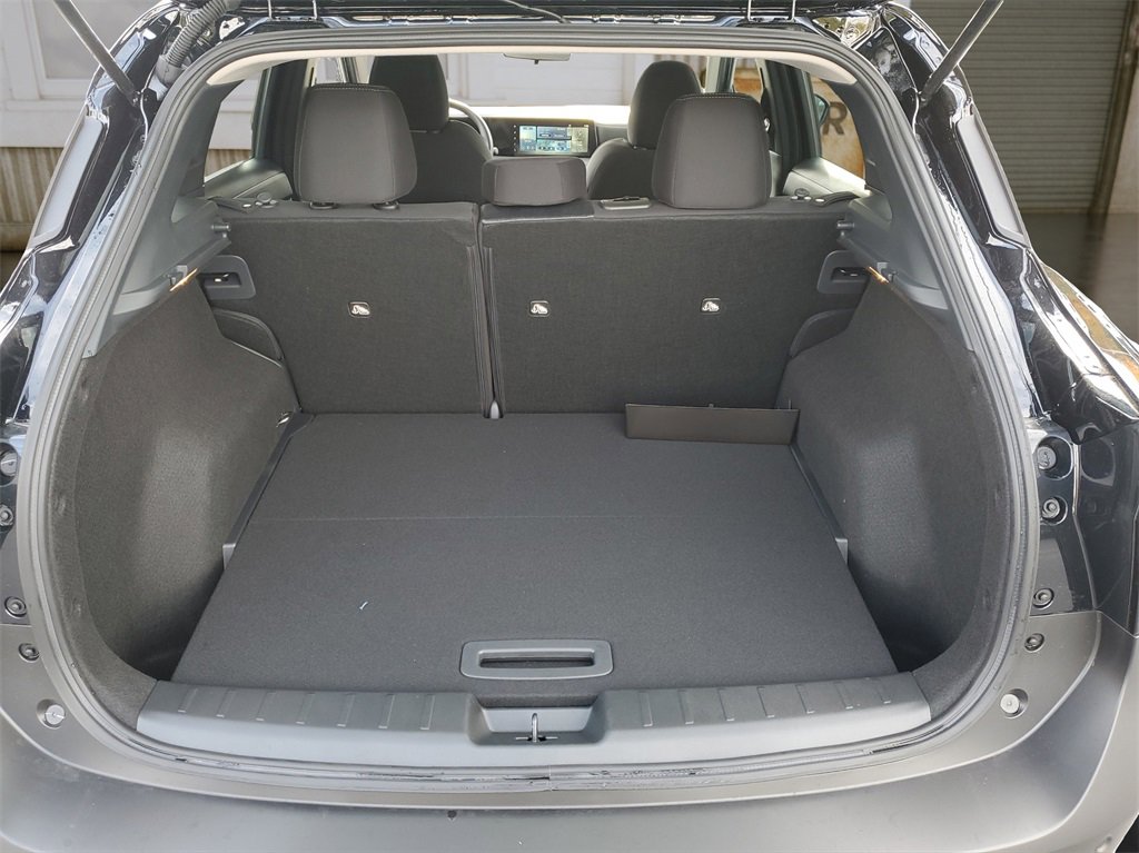 Used 2025 Nissan Kicks SV image 7