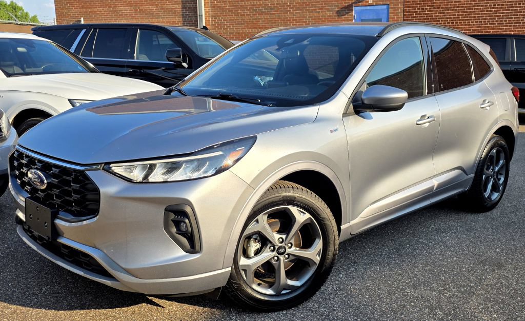 Used 2023 Ford Escape ST-Line Select AWD/4WD image 4