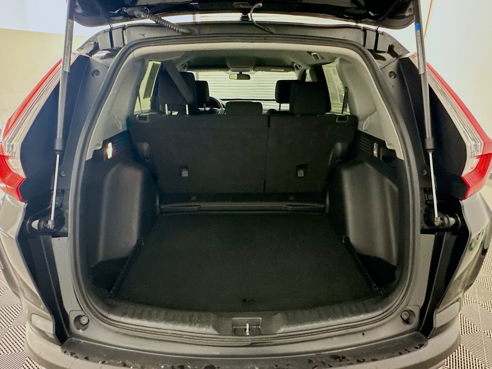 Used 2018 Honda CR-V LX image 29