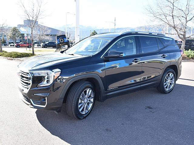 Used 2024 GMC Terrain SLT image 3