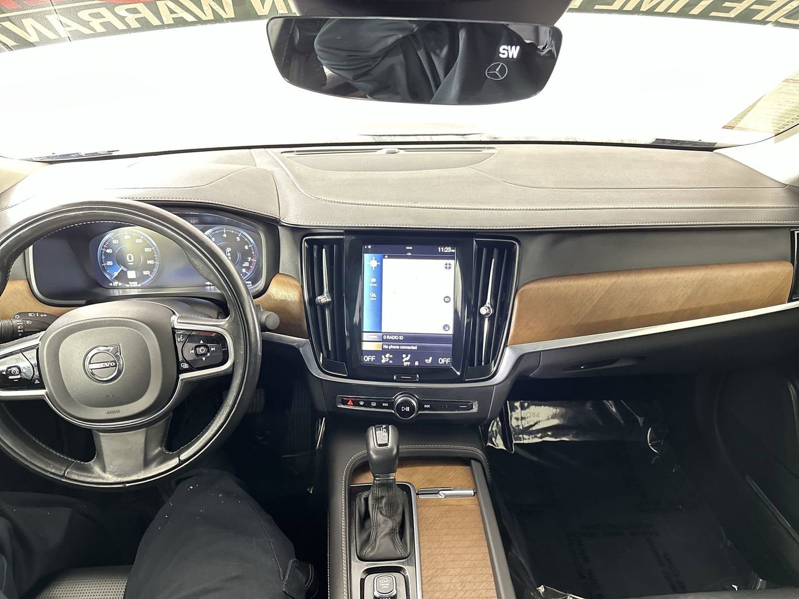 Used 2018 Volvo S90 T6 Inscription image 25