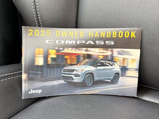 Used 2025 Jeep Compass Limited AWD/4WD image 37