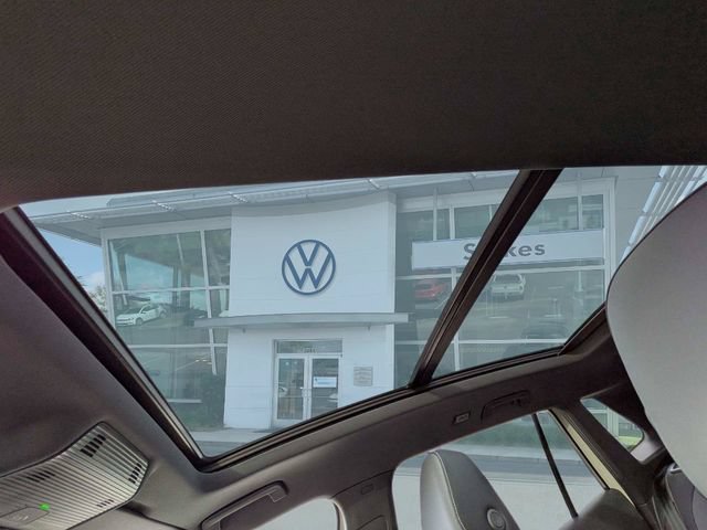 New 2026 Volkswagen Tiguan SE R-Line FWD image 21
