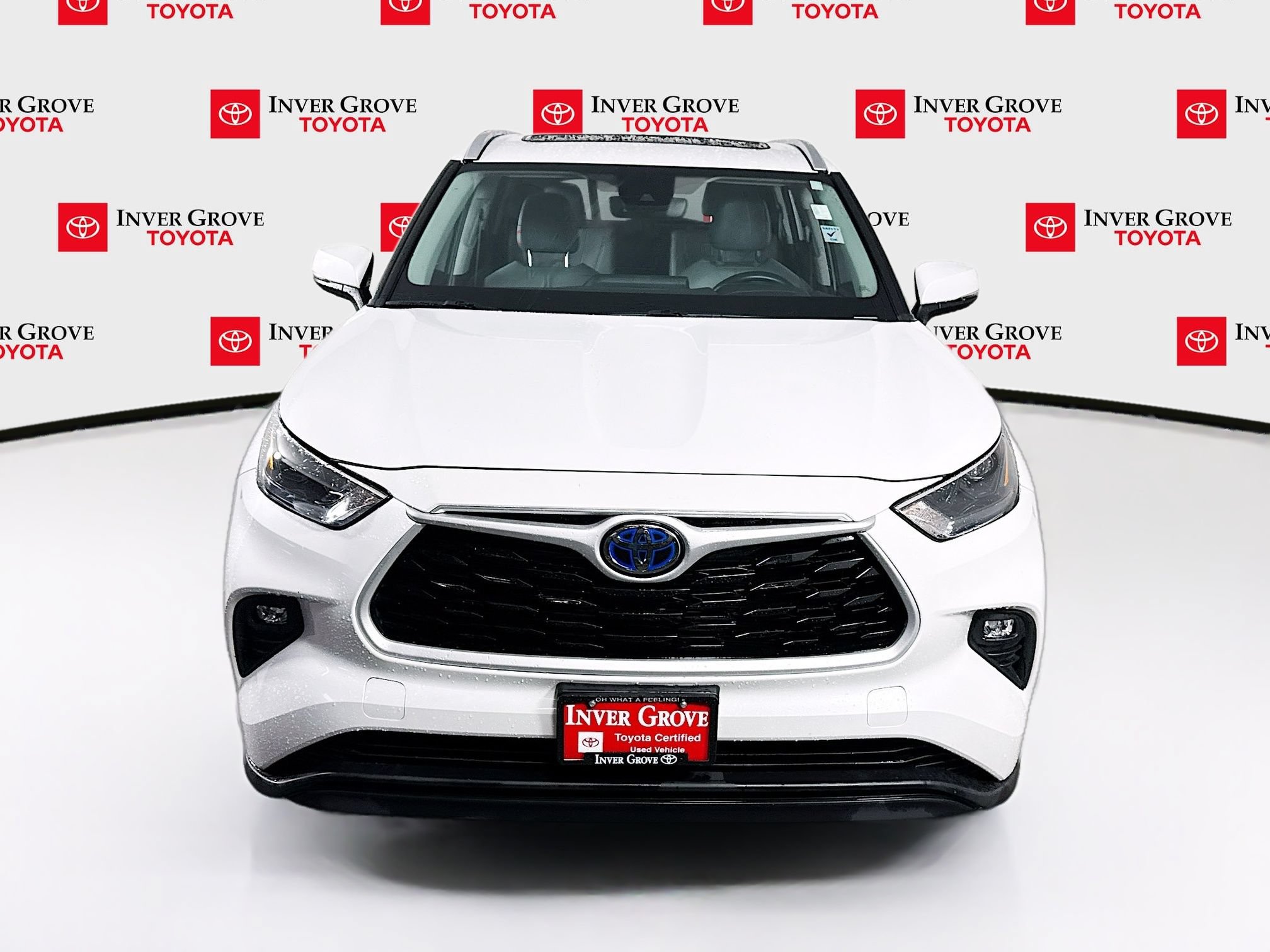 Used 2023 Toyota Highlander XLE AWD/4WD image 2