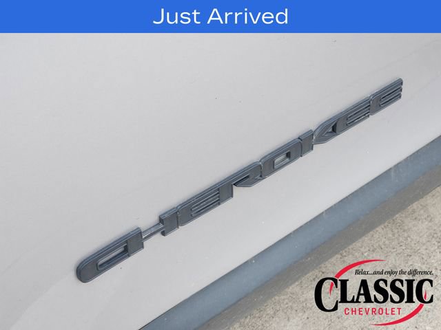 Used 2019 Jeep Cherokee Latitude Plus FWD image 13