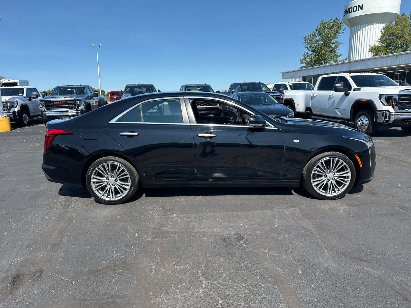 Certified 2021 Cadillac CT4 Premium Luxury w/ Technology Package AWD/4WD image 5