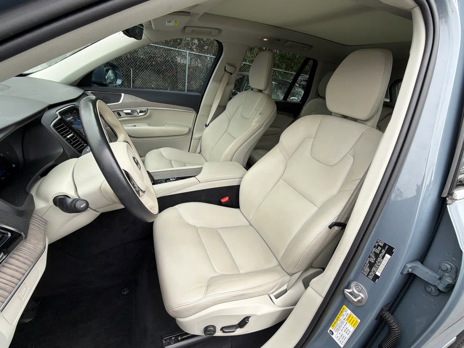 Certified 2023 Volvo XC90 B6 Plus w/ Protection Package Premier image 24