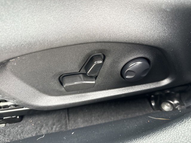 Used 2025 Jeep Compass Latitude w/ Convenience Group image 14