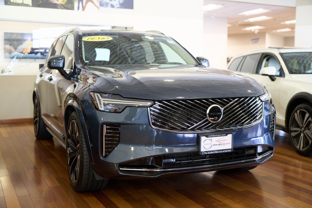 New 2025 Volvo XC90 B6 Ultra w/ Lounge Package image 2