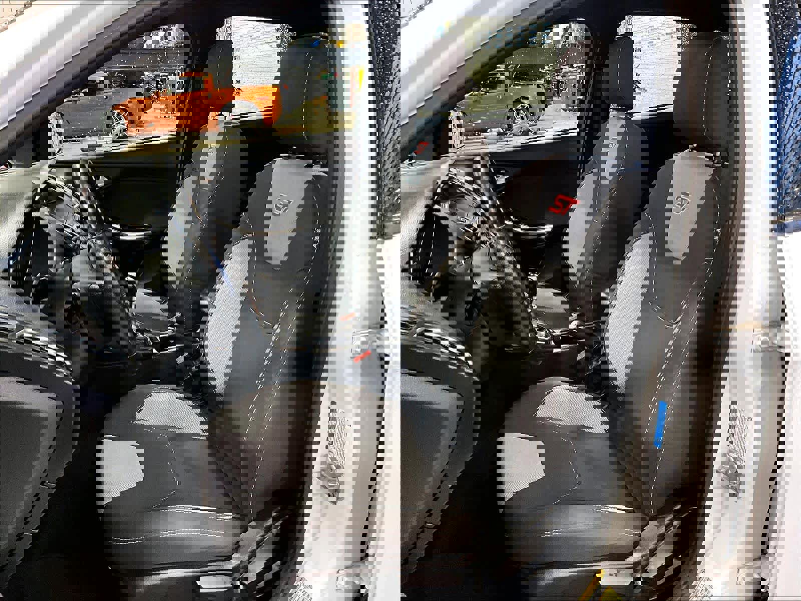 Used 2018 Ford Focus ST image 10