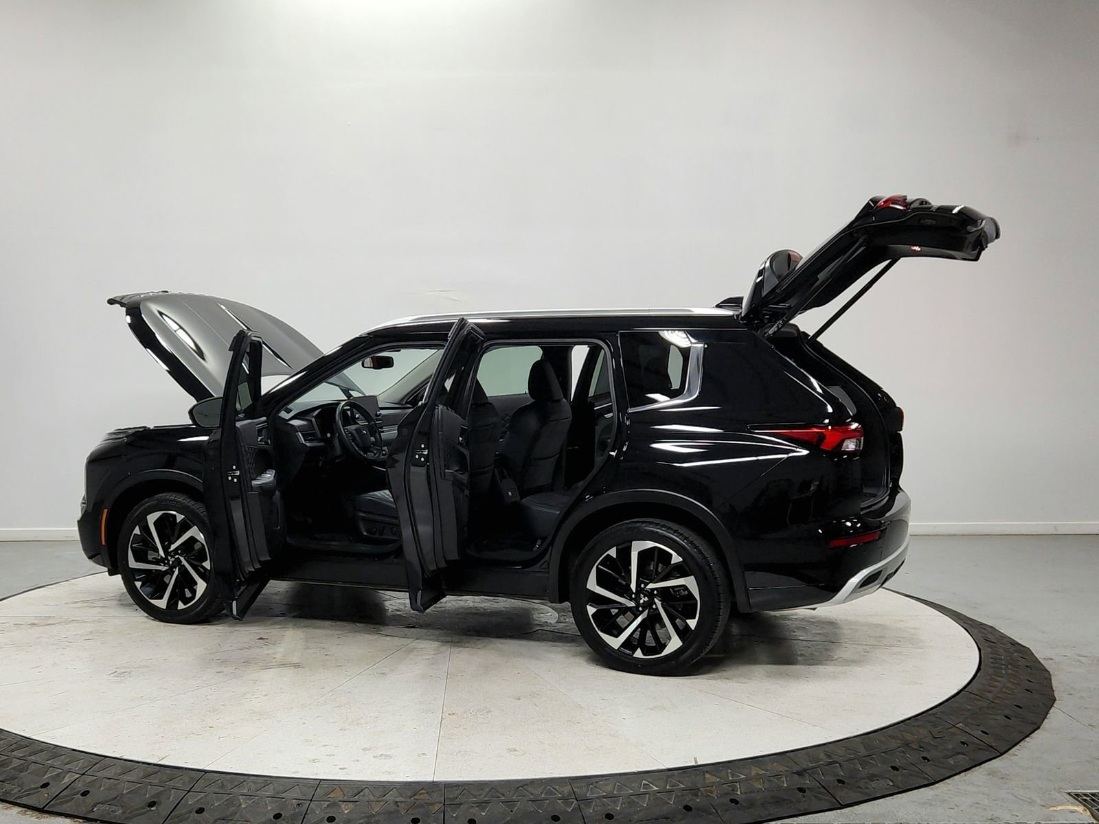 Used 2024 Mitsubishi Outlander SEL image 13