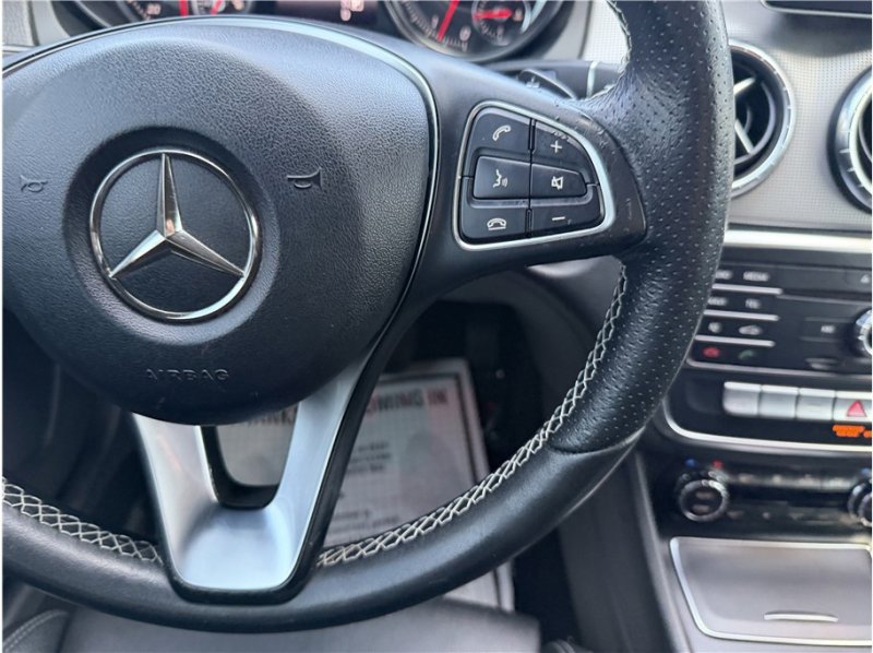 Used 2018 Mercedes-Benz CLA 250 image 38