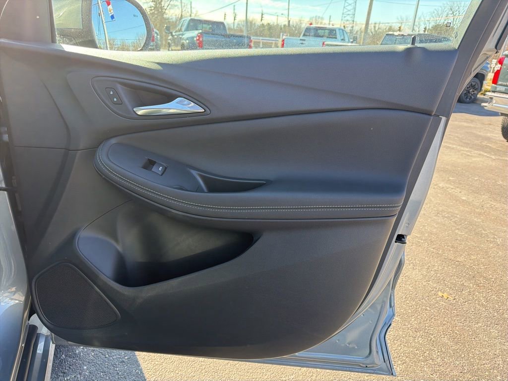Used 2023 Buick Encore GX Select w/ Sport Touring Package image 17