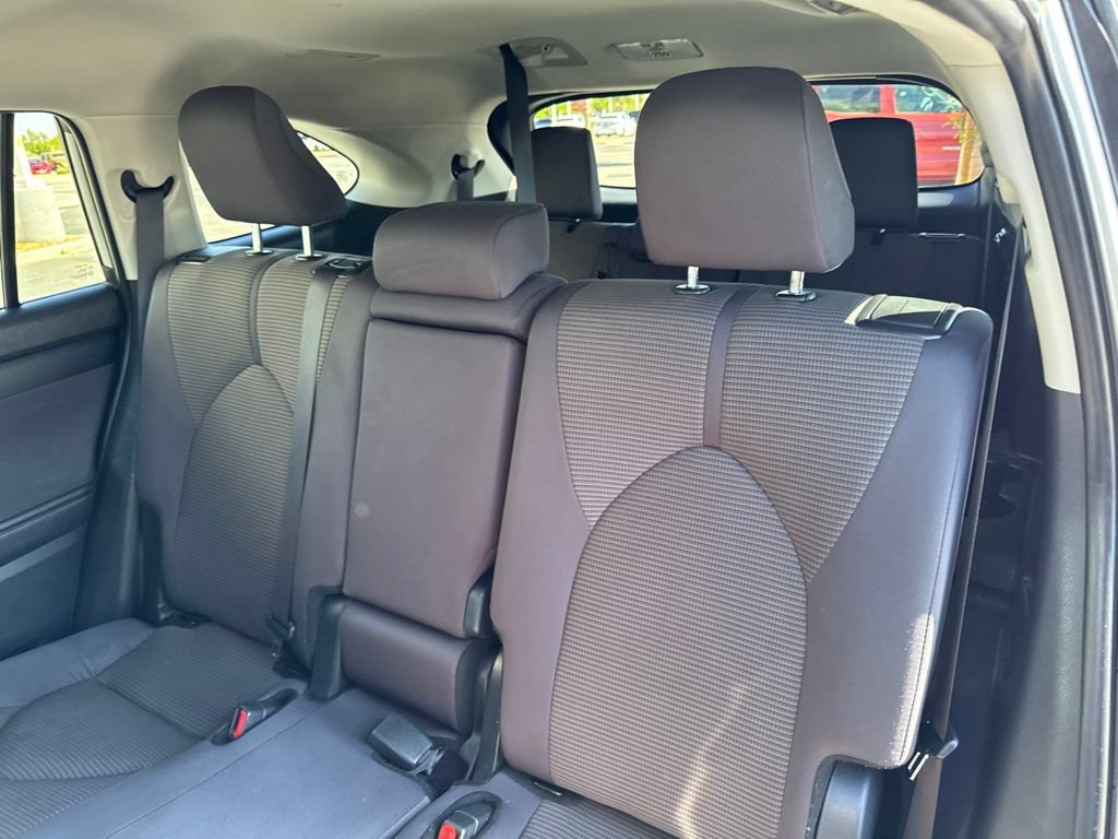 Certified 2025 Toyota Highlander LE FWD image 18
