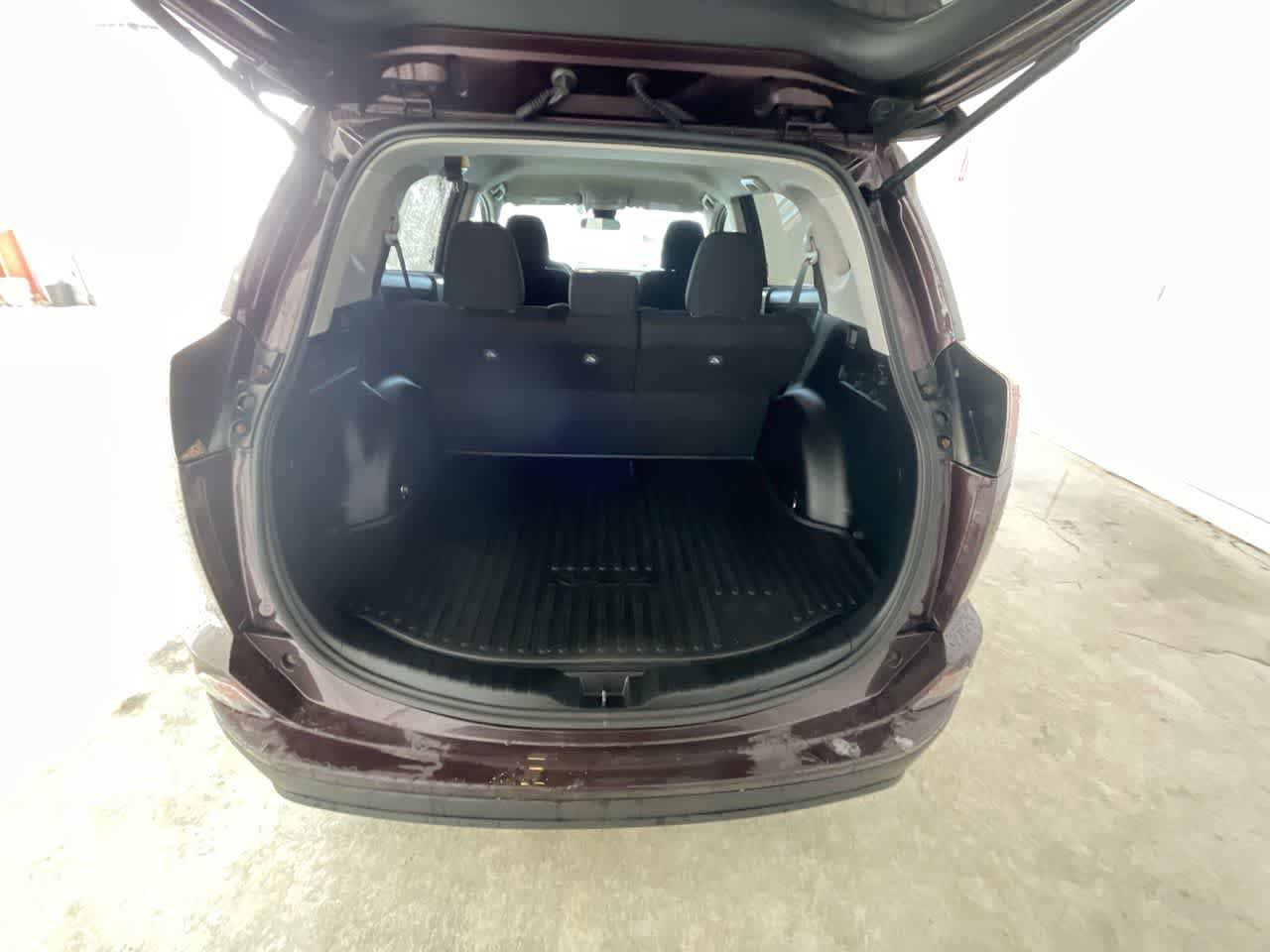Used 2018 Toyota RAV4 LE w/ All Weather Liner Package image 22