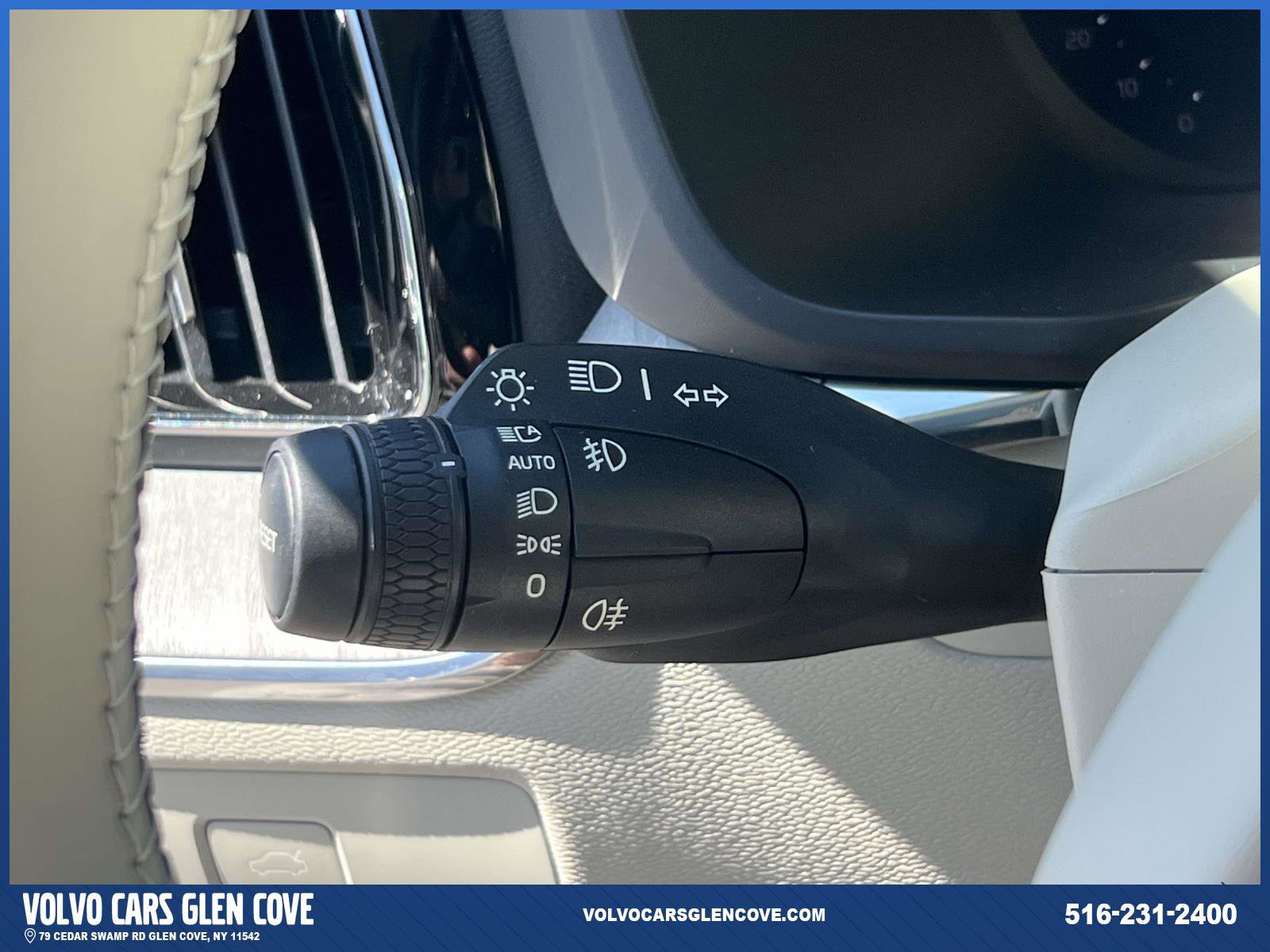 Certified 2024 Volvo XC60 B5 Plus w/ Protection Package Premier image 23