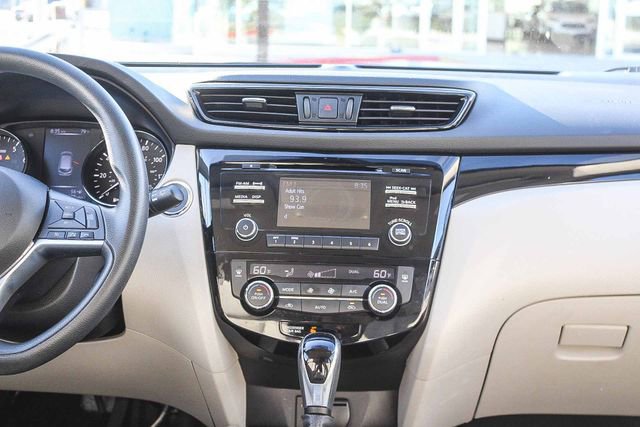 Used 2018 Nissan Rogue Sport SV image 19